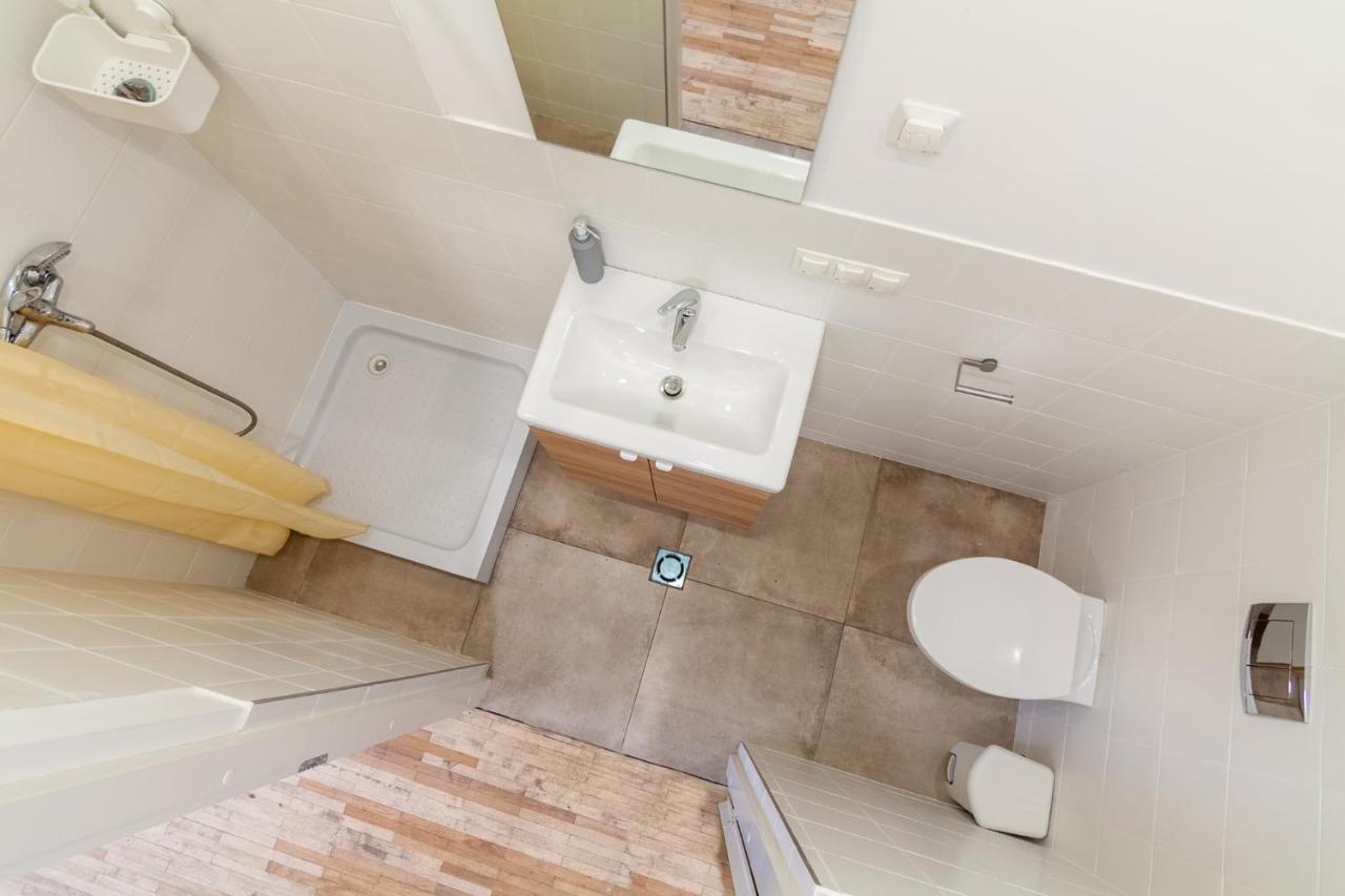 Bazze Hostel Klaipeda Ngoại thất bức ảnh